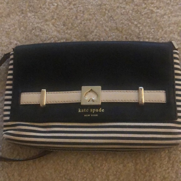 kate spade Handbags - Kate spade purse